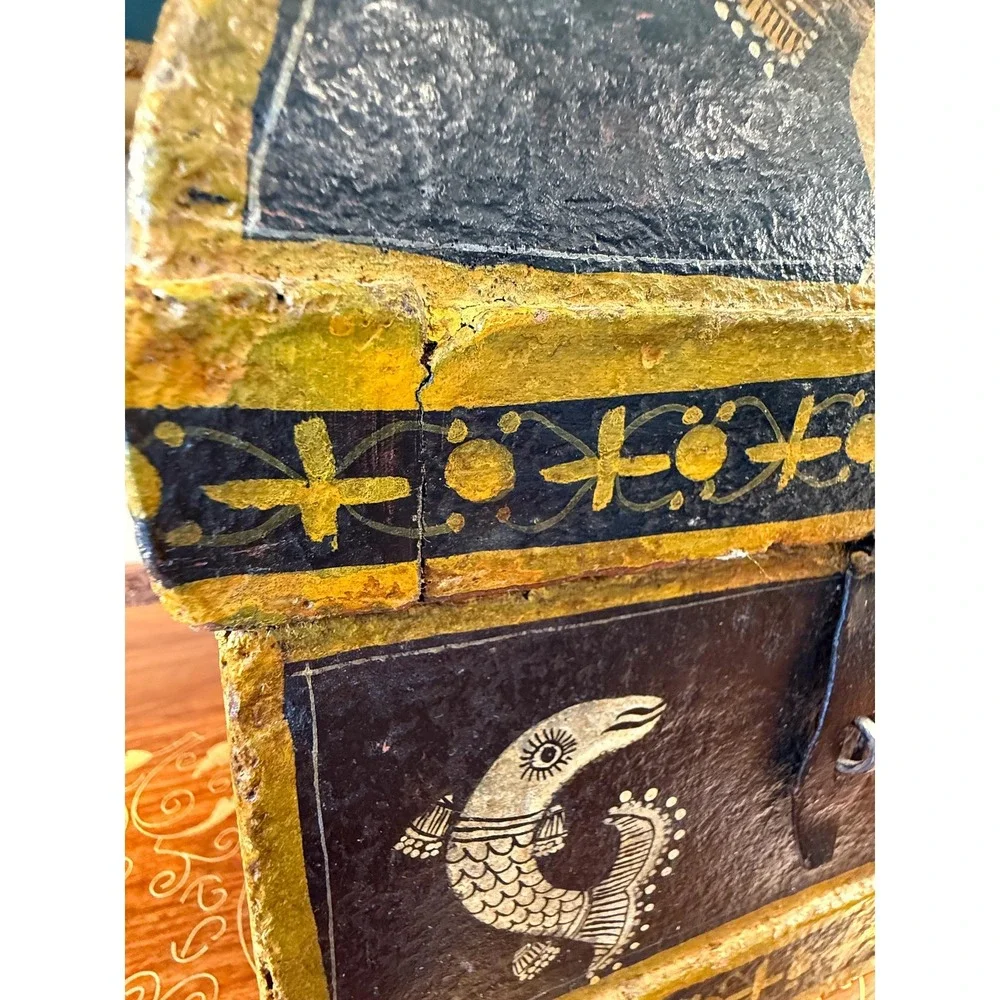 The Unbranded Brand vintage indian